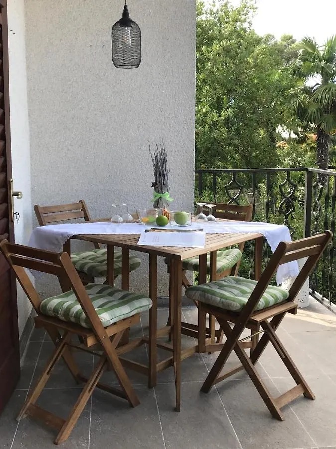 Apartment Aquamarin, Blizu Mora S Pogledom Na More, Za Do 6 Osoba Malinska 0*,  Croatia