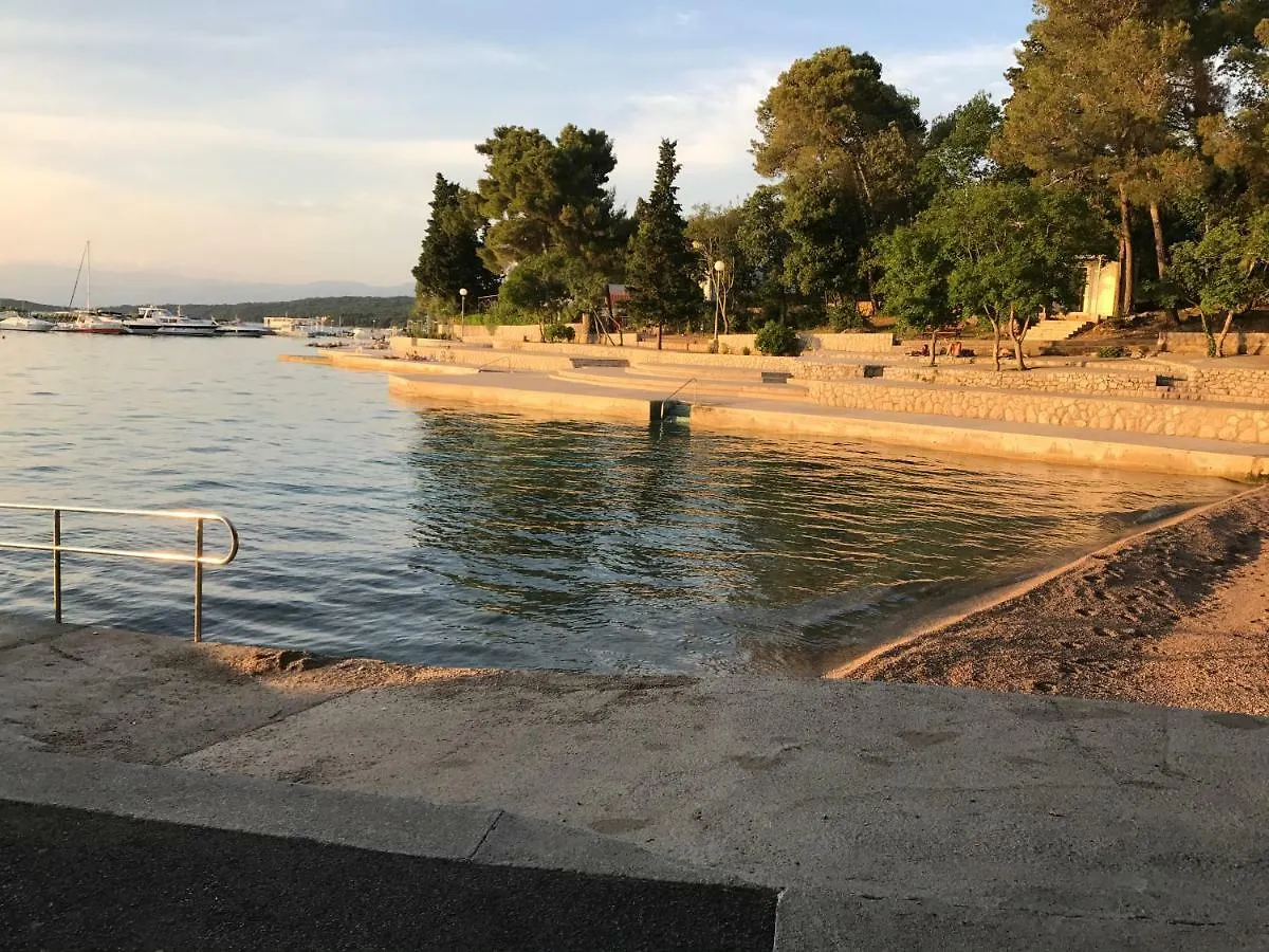 Apartment Aquamarin, Blizu Mora S Pogledom Na More, Za Do 6 Osoba Malinska