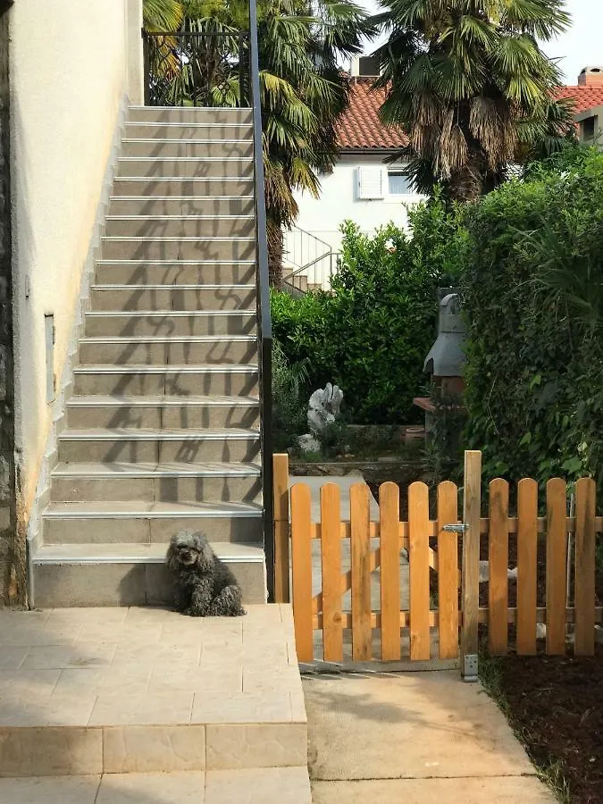 Apartment Aquamarin, Blizu Mora S Pogledom Na More, Za Do 6 Osoba Malinska